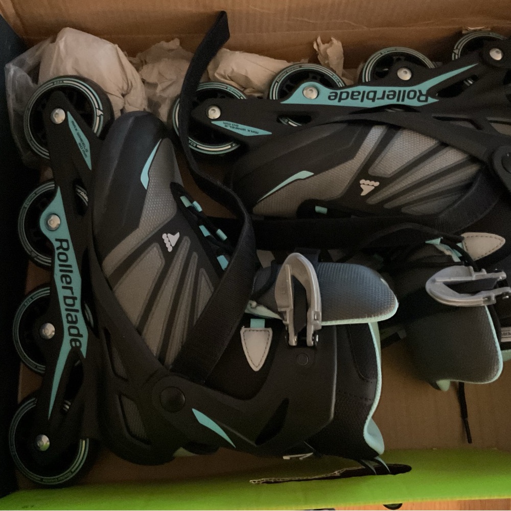 Rollerblade Women’s Zetrablade Inline Skates in Black and Teal size 8